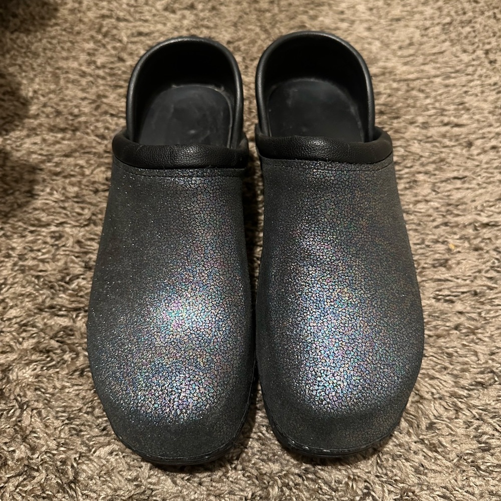 Women’s nursing clogs